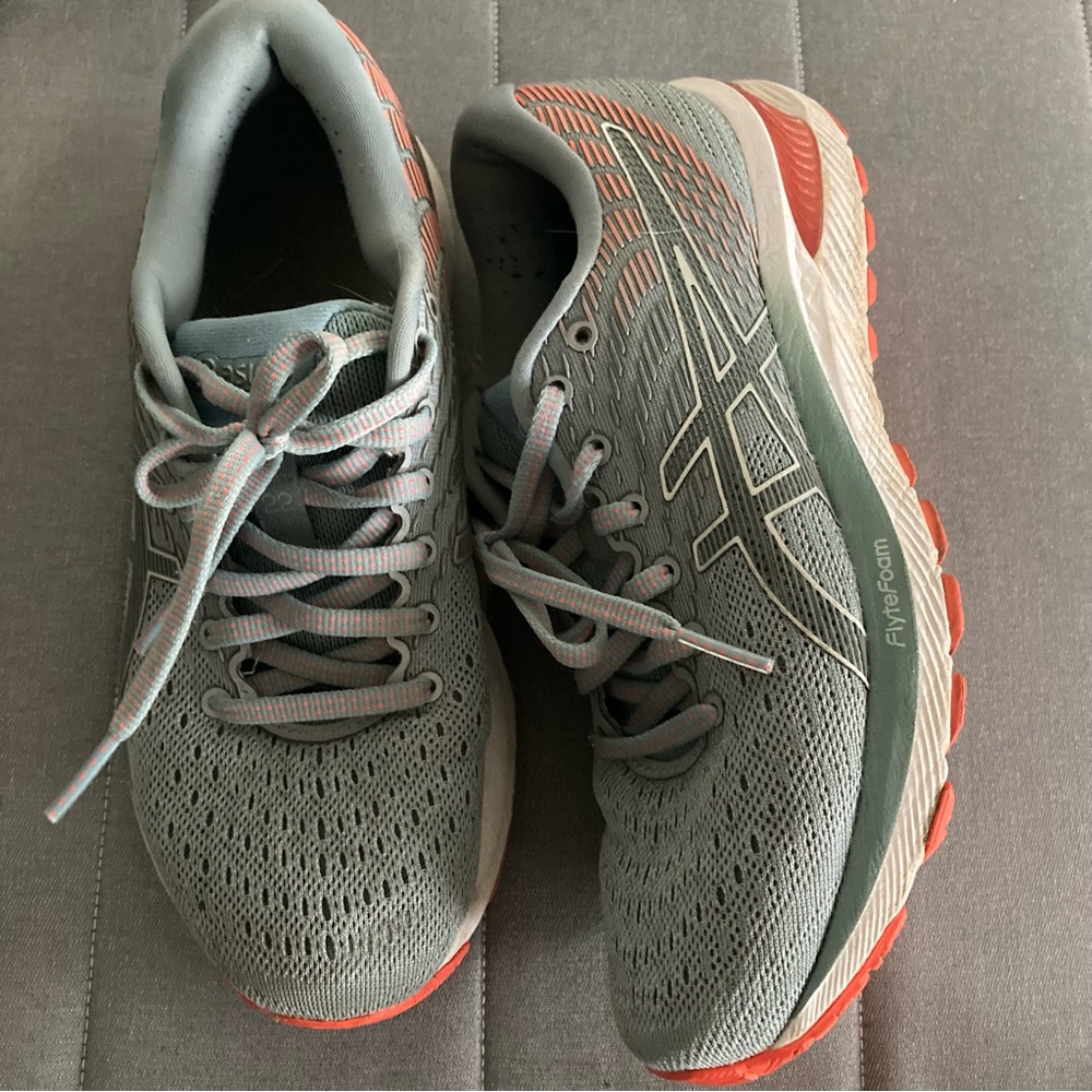SALE 🏷️ASICS size 6  1012A741 Gray  Athletic Shoes